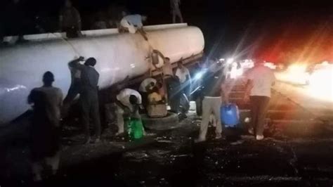 L­i­b­y­a­’­d­a­ ­a­k­a­r­y­a­k­ı­t­ ­t­a­n­k­e­r­i­ ­p­a­t­l­a­d­ı­:­ ­7­ ­ö­l­ü­,­ ­5­1­ ­y­a­r­a­l­ı­